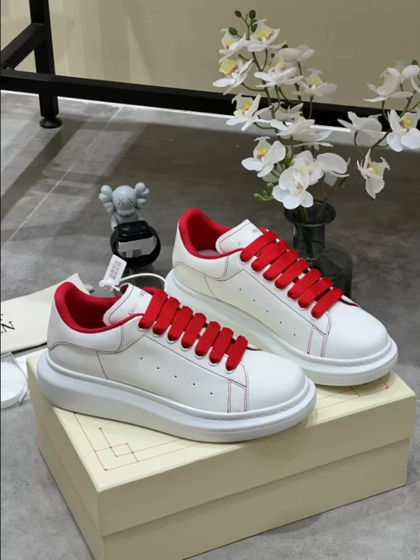 Alexander McQueen Oversized Sneaker - RAS47