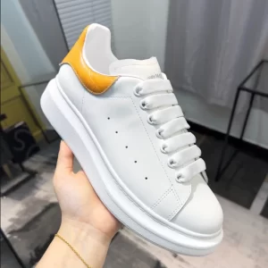 Alexander McQueen Oversized Sneaker - RAS18