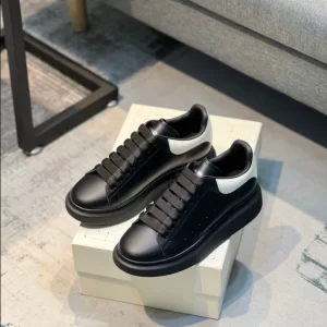 Alexander McQueen Oversized Sneaker - RAS24