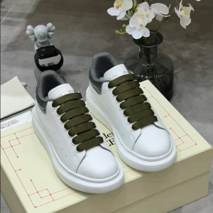 Alexander McQueen Oversized Sneaker - RAS38