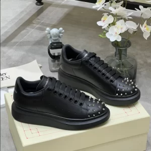 Alexander McQueen Oversized Sneaker - RAS30