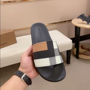 Burberry Check Slides - SB10