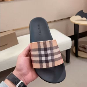 Burberry Check Slides - SB14