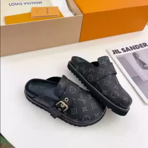 LV Cosy Flat Comfort Clogs - S34