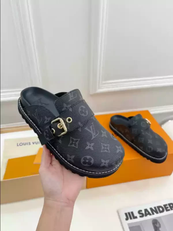 LV Cosy Flat Comfort Clogs - S34