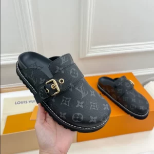 LV Cosy Flat Comfort Clogs - S32