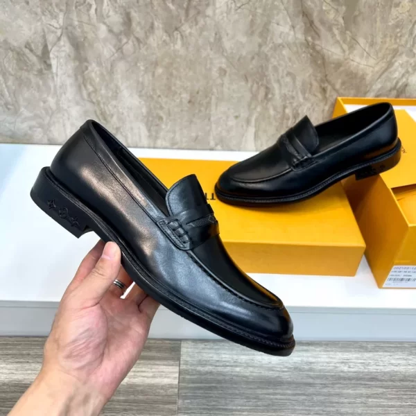 LV Flex Loafer - RL57