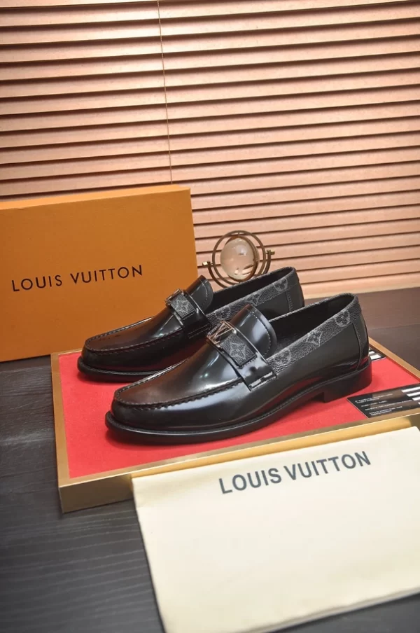 LV Major Loafer - RL61