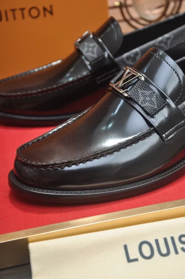 LV Major Loafer - RL61