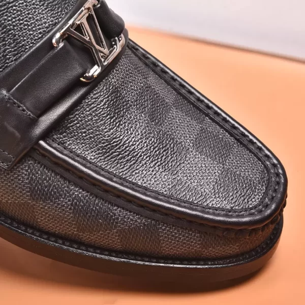 LV Major Loafer - RL65