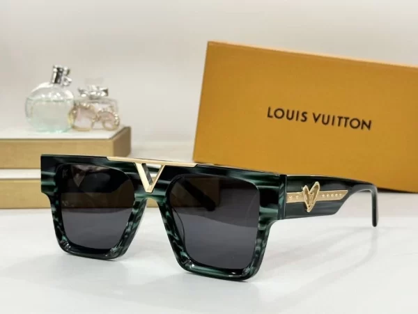 Louis Vuitton Sunglasses – LRS80