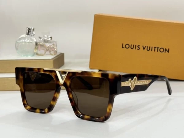 Louis Vuitton Sunglasses – LRS77