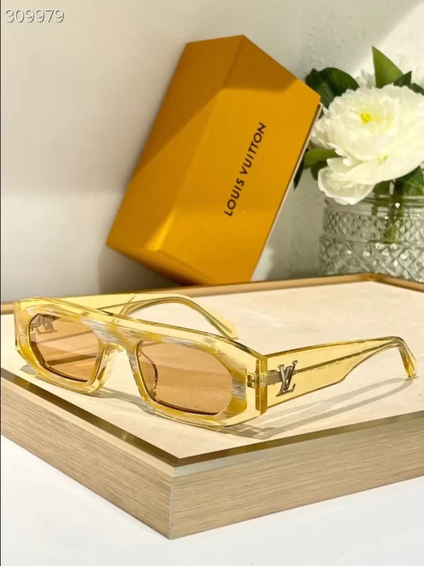 Louis Vuitton Sunglasses – LRS68