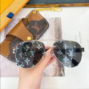 Louis Vuitton Sunglasses – LRS22