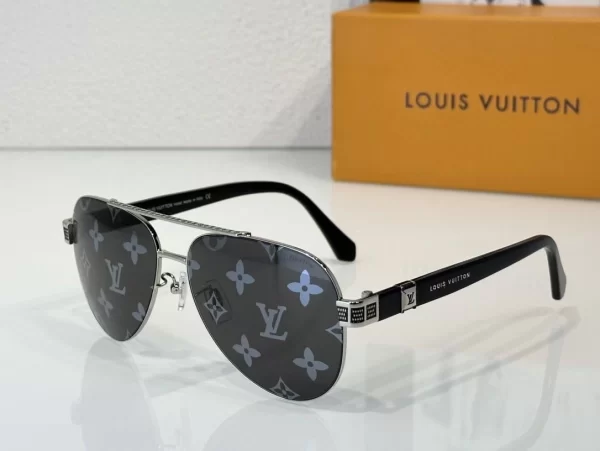 Louis Vuitton Sunglasses – LRS22