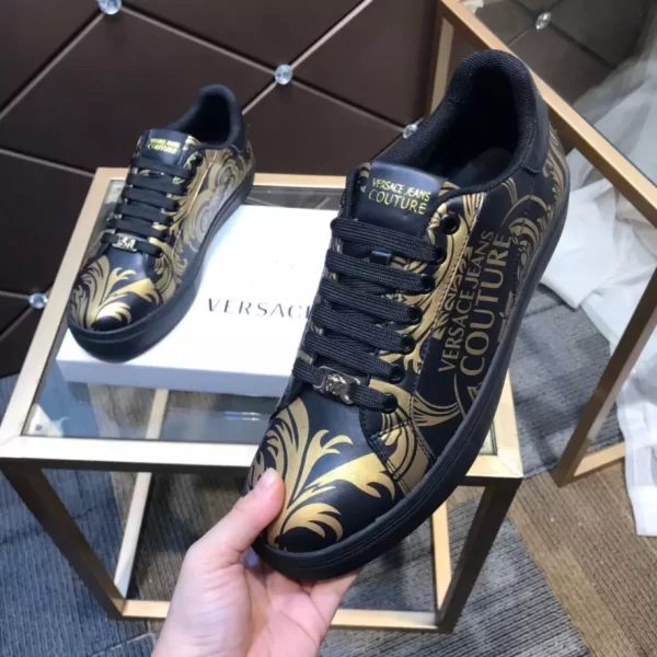 Versace Greca Sneakers - RVS15