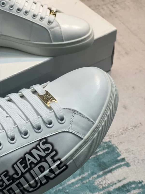 Versace Greca Sneakers - RVS09