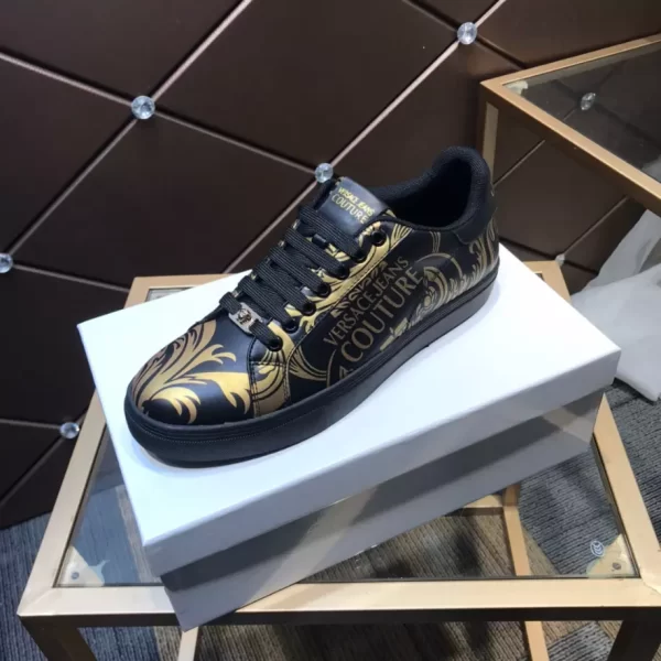 Versace Greca Sneakers - RVS15