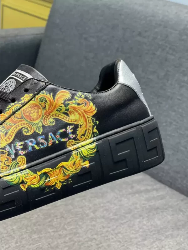 Versace Greca Sneakers - RVS04