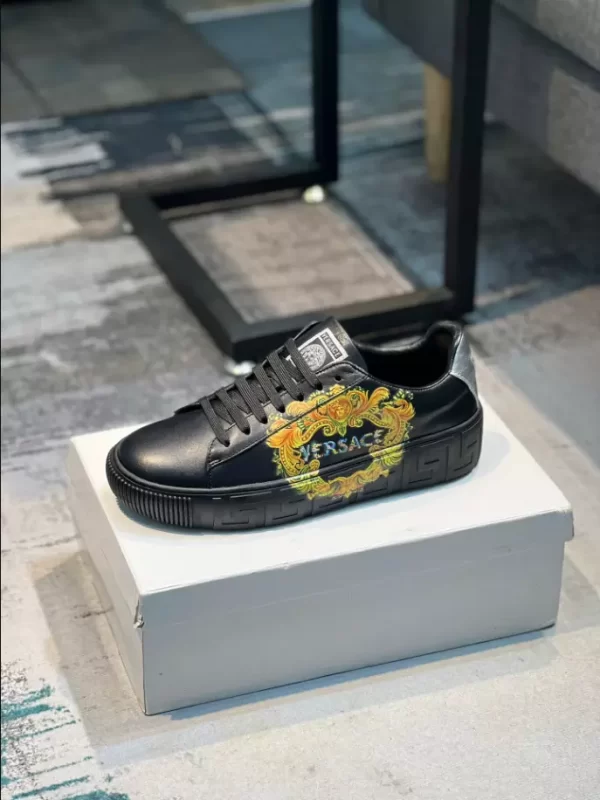 Versace Greca Sneakers - RVS04