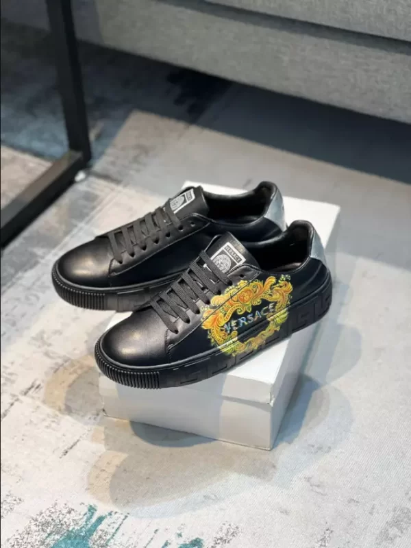 Versace Greca Sneakers - RVS04