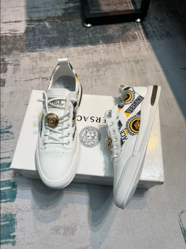 Versace Greca Sneakers - RVS07