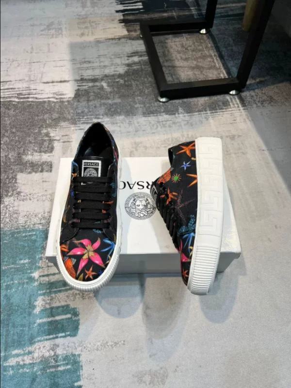 Versace Greca Sneakers - RVS15