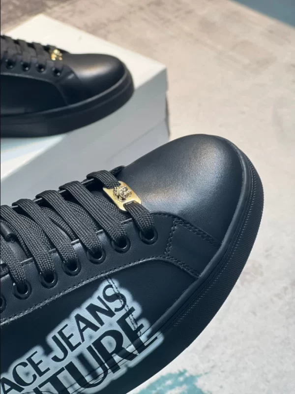 Versace Greca Sneakers - RVS10