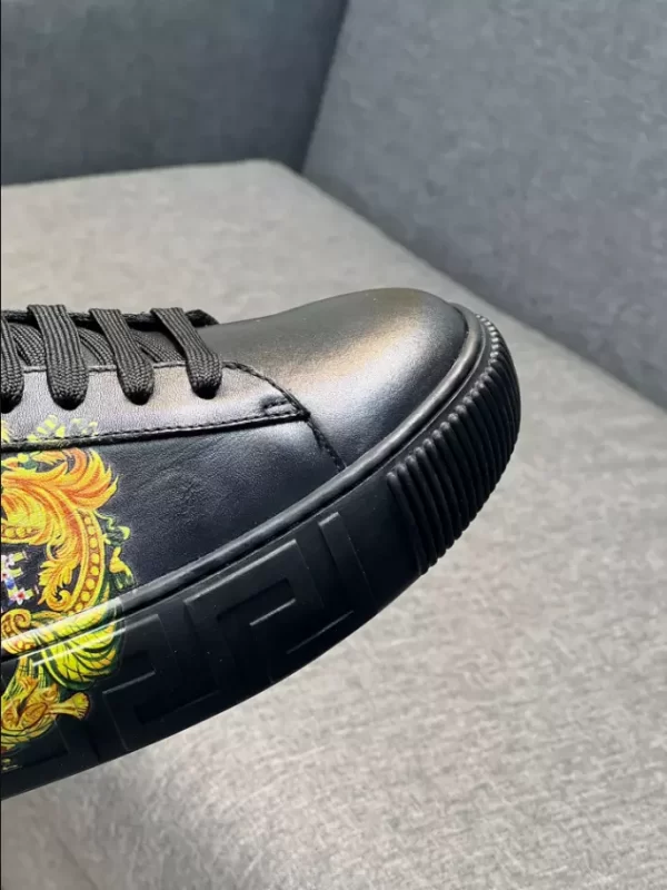 Versace Greca Sneakers - RVS04