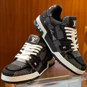 LV Trainer Sneaker - RLS81