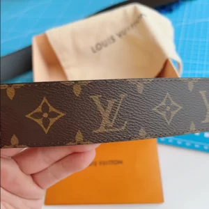 LV Initiales 40MM Reversible Belt - B006