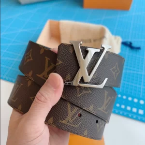 LV Initiales 40MM Reversible Belt - B006