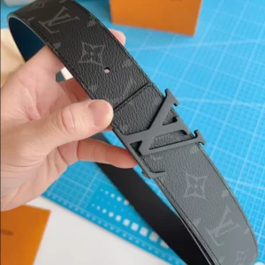 LV Initiales 40mm Matte Black Belt