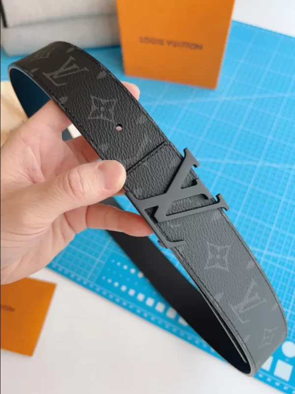 LV Initiales 40mm Matte Black Belt