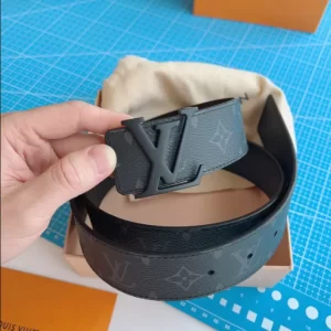 LV Initiales 40mm Matte Black Belt