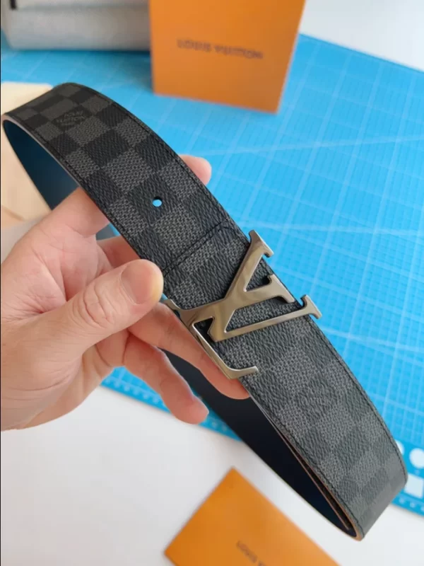 LV Initiales 40mm Reversible Belt 