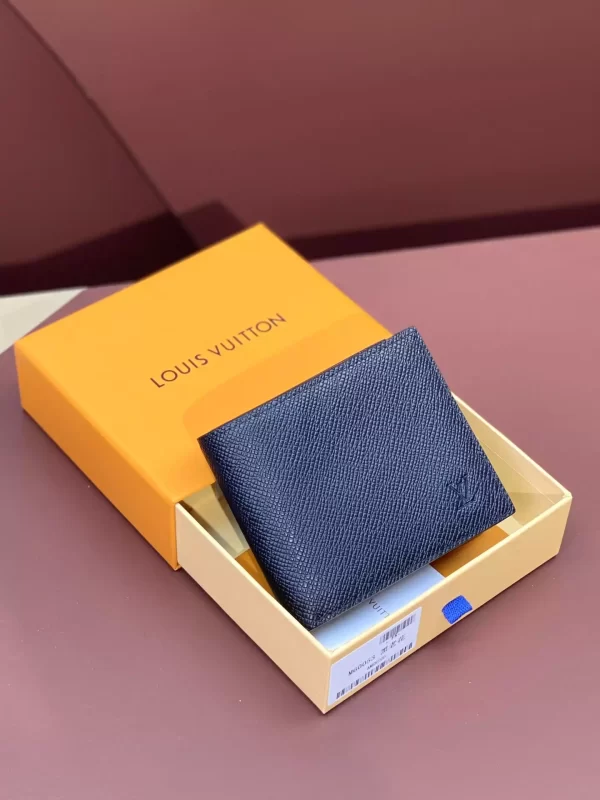 Louis Vuitton Amerigo Wallet - WL18