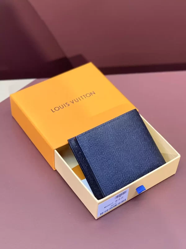 Louis Vuitton Amerigo Wallet - WL18