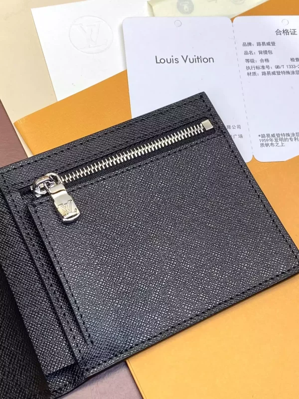 Louis Vuitton Amerigo Wallet - WL18