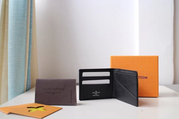 Louis Vuitton Multiple Wallet - WL07