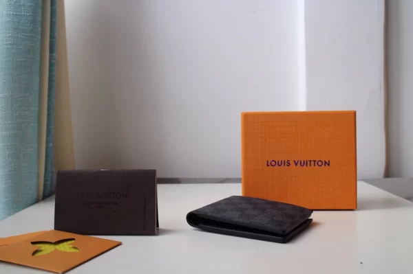 Louis Vuitton Multiple Wallet - WL07