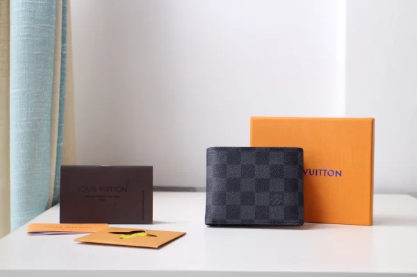 Louis Vuitton Multiple Wallet - WL07