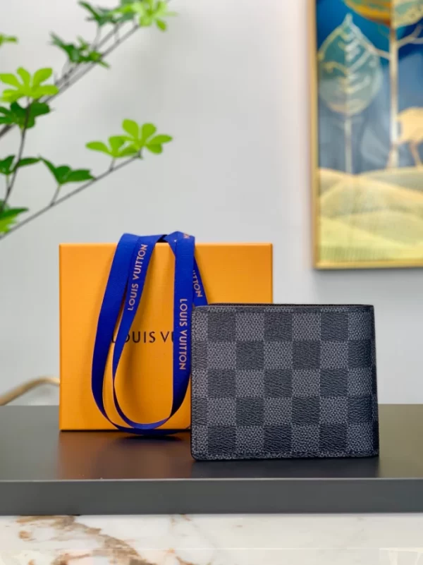 Louis Vuitton Multiple Wallet - WL19