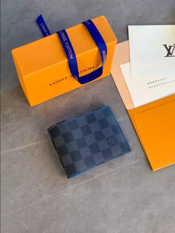 Louis Vuitton Slender Wallet - WL21