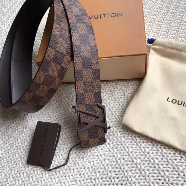 LV Initials 40MM Reversible Belt - B013