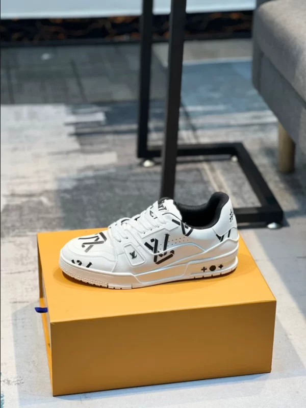 LV Trainer Sneaker - RLS19