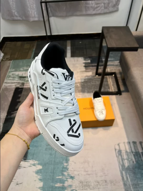 LV Trainer Sneaker - RLS19