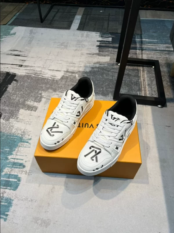 LV Trainer Sneaker - RLS19