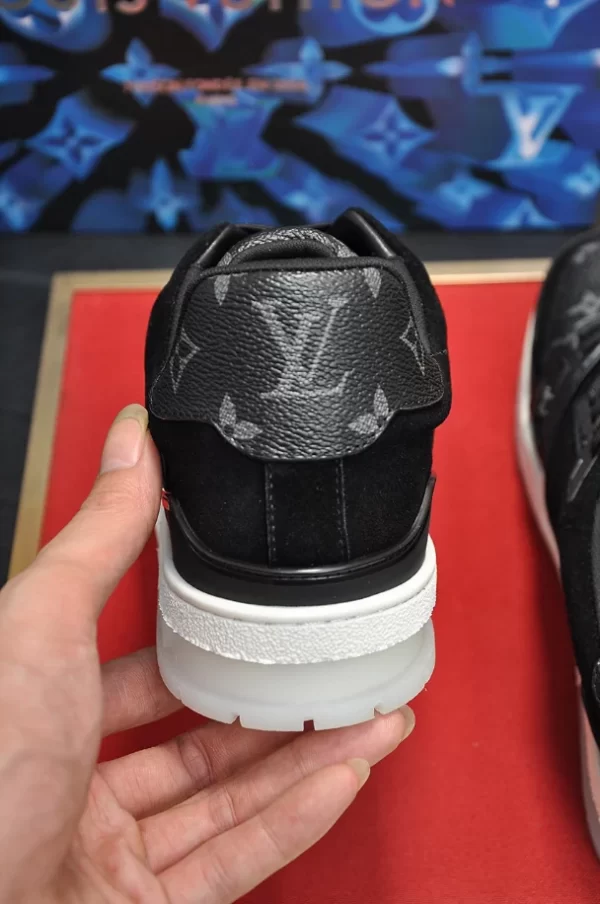 LV Trainer Sneaker - RLS28