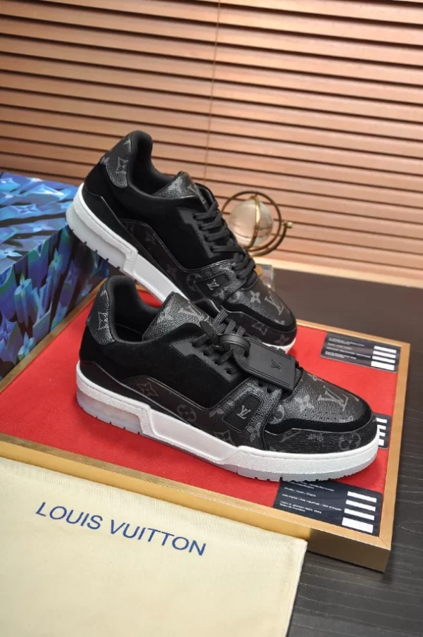 LV Trainer Sneaker - RLS28